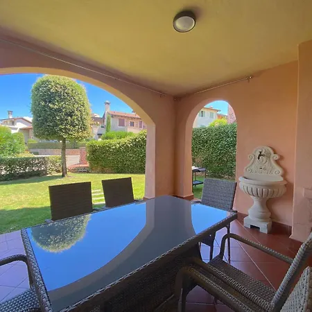 Resort Garda Village 3*