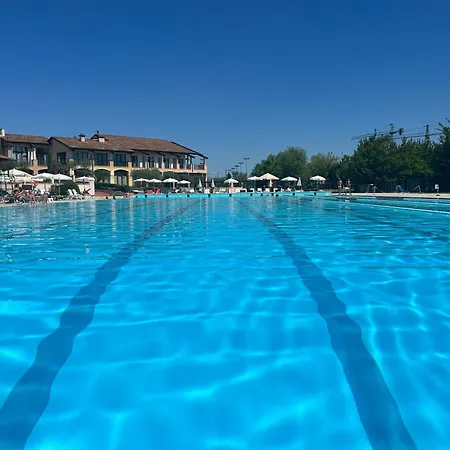 Resort Garda Village 3*